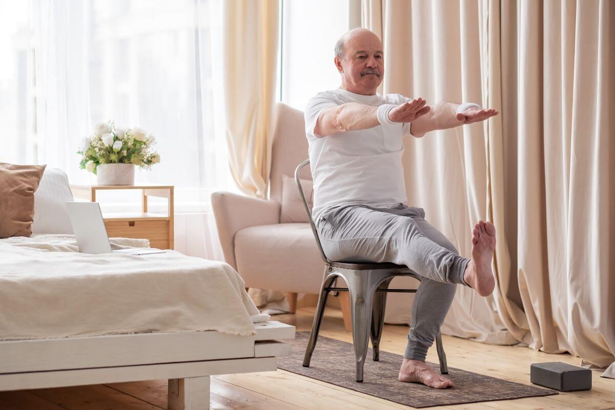 https://www.conservatoryseniorliving.com/wp-content/uploads/2021/09/Chair-Exercises-That-Seniors-Can-Try.jpg