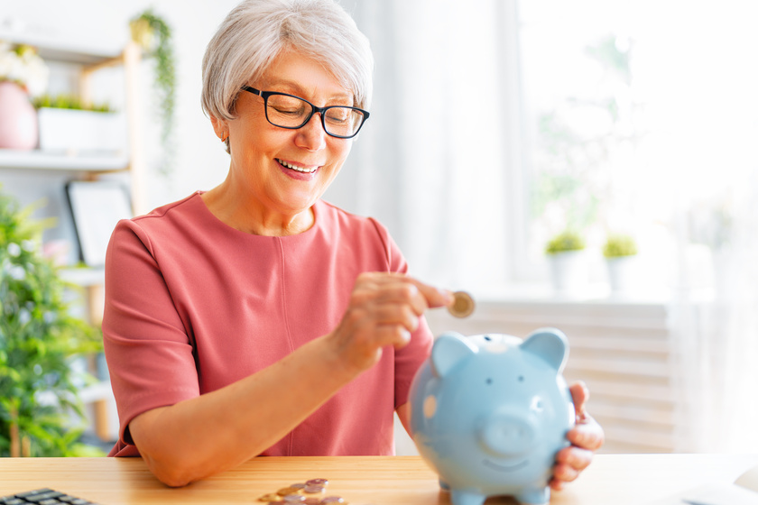 X Money Management Tips For Seniors Who Chose Independent Living Options 
